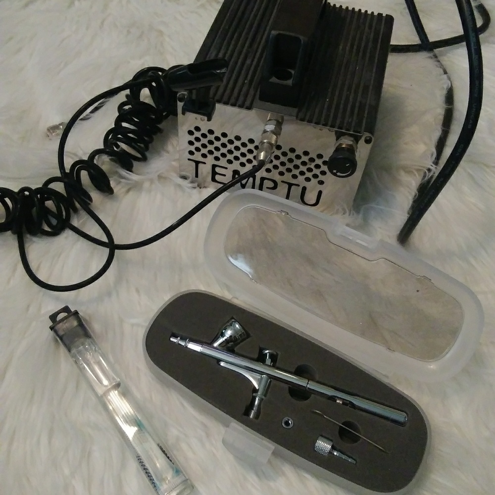 Airbrush Makeup - Temptu Pro